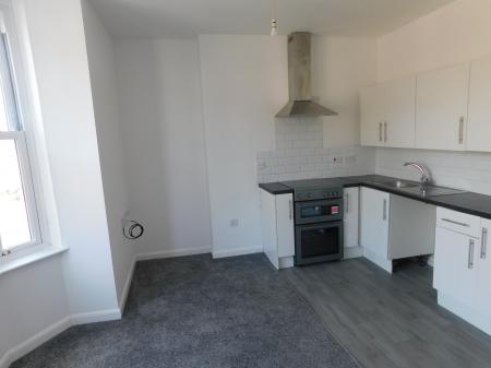 2 bedroom Flat to let in Broadway, Sheerness, ME12