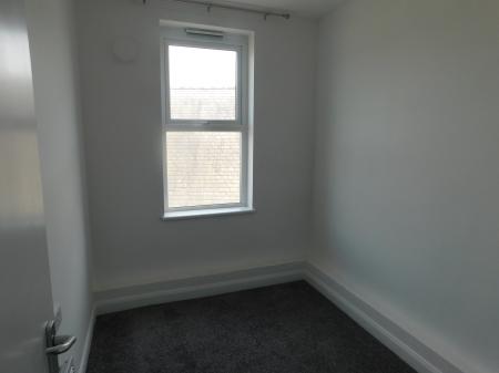 2 bedroom Flat to let in Broadway, Sheerness, ME12