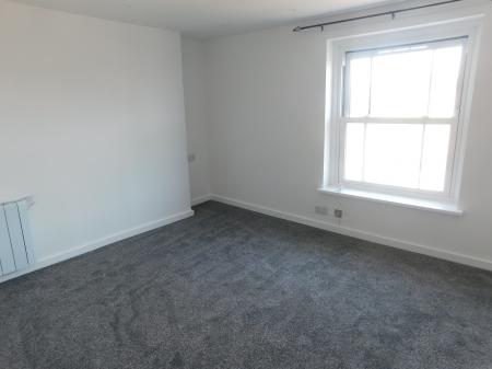 1 bedroom Flat to let in Broadway, Sheerness, ME12