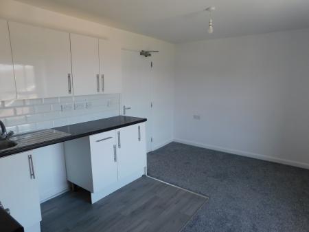 2 bedroom Flat to let in Broadway, Sheerness, ME12