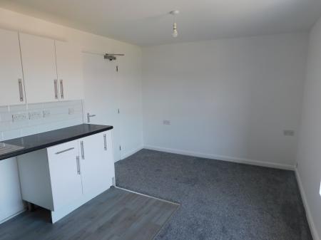 2 bedroom Flat to let in Broadway, Sheerness, ME12