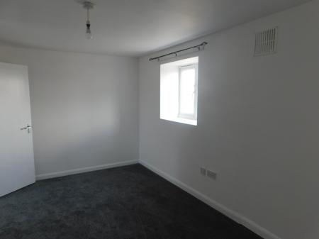 2 bedroom Flat to let in Broadway, Sheerness, ME12
