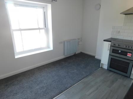 2 bedroom Flat to let in Broadway, Sheerness, ME12