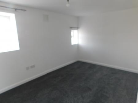 2 bedroom Flat to let in Broadway, Sheerness, ME12