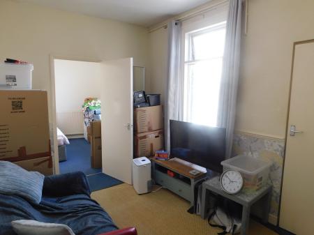 1 bedroom Flat to let in West Street, Sheerness, ME12