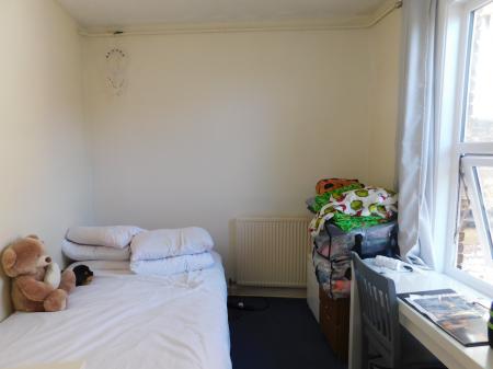 1 bedroom Flat to let in West Street, Sheerness, ME12