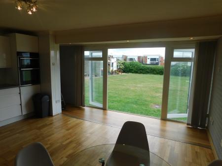 2 bedroom Flat to let in Manor Way, Leysdown-on-Sea, ME12