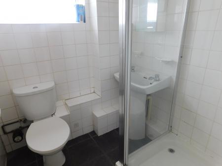 2 bedroom Flat to let in Manor Way, Leysdown-on-Sea, ME12