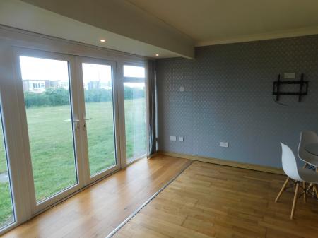 2 bedroom Flat to let in Manor Way, Leysdown-on-Sea, ME12