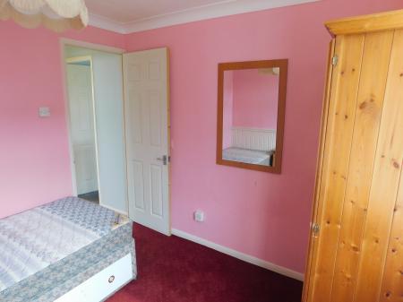 2 bedroom Flat to let in Manor Way, Leysdown-on-Sea, ME12