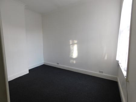 2 bedroom Flat to let in High Street, Sheerness, ME12