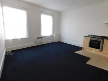 2 bedroom Flat to let in High Street, Sheerness, ME12