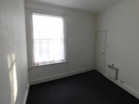 2 bedroom Flat to let in High Street, Sheerness, ME12