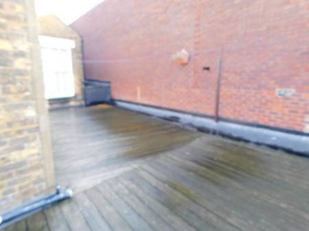 2 bedroom Flat to let in High Street, Sheerness, ME12