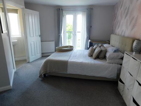 2 bedroom Flat to let in Thistle Hill Way, Minster, ME12