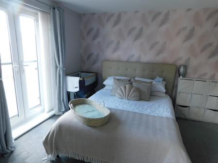 2 bedroom Flat to let in Thistle Hill Way, Minster, ME12
