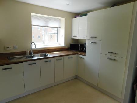 2 bedroom Flat to let in Thistle Hill Way, Minster, ME12