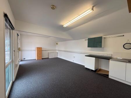 1 bedroom Office to let in College Road, Swanley, BR8