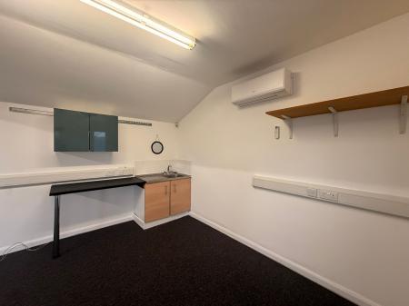 1 bedroom Office to let in College Road, Swanley, BR8