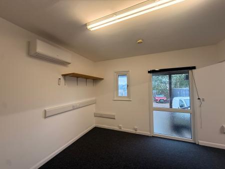 1 bedroom Office to let in College Road, Swanley, BR8