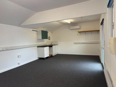 1 bedroom Office to let in College Road, Swanley, BR8