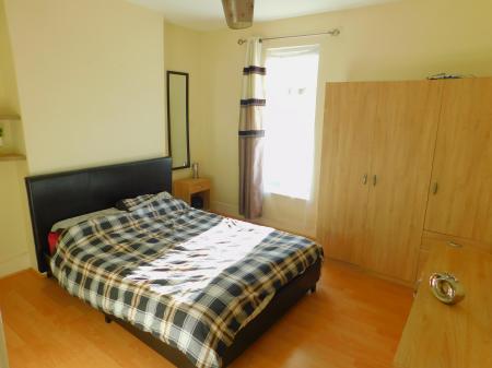 2 bedroom Terraced House to let in James Street, Sheerness, ME12