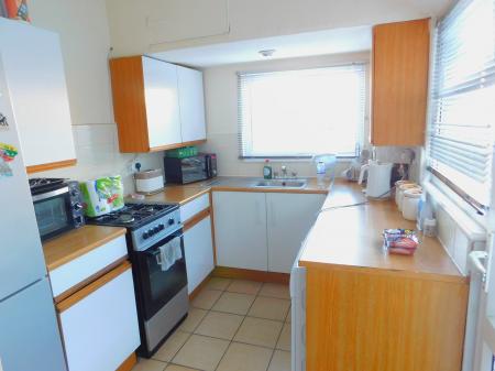 2 bedroom Terraced House to let in James Street, Sheerness, ME12