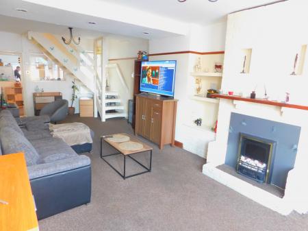 2 bedroom Terraced House to let in James Street, Sheerness, ME12