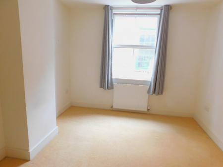 2 bedroom Property to let in High Street, Sheerness, ME12