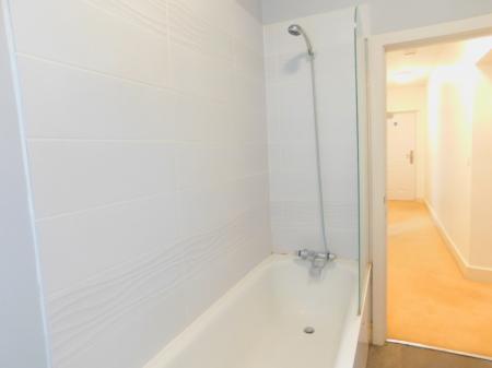 2 bedroom Property to let in High Street, Sheerness, ME12