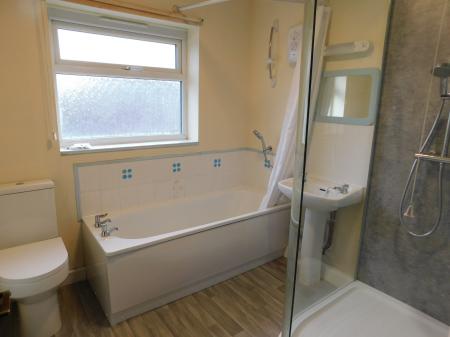 1 bedroom Flat to let in Marine Parade, Sheerness, ME12