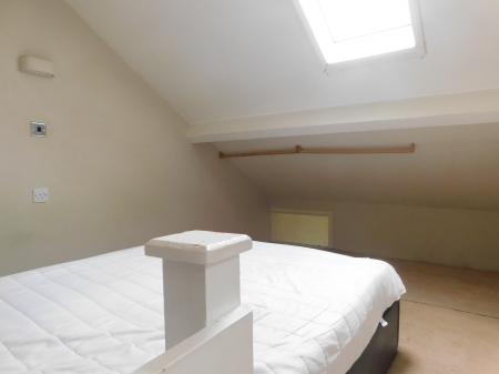 1 bedroom Maisonette to let in The Old Bakery, Parsonage Chase, Minster, ME12