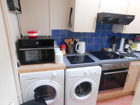 1 bedroom Maisonette to let in The Old Bakery, Parsonage Chase, Minster, ME12
