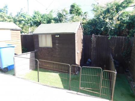 1 bedroom Maisonette to let in The Old Bakery, Parsonage Chase, Minster, ME12