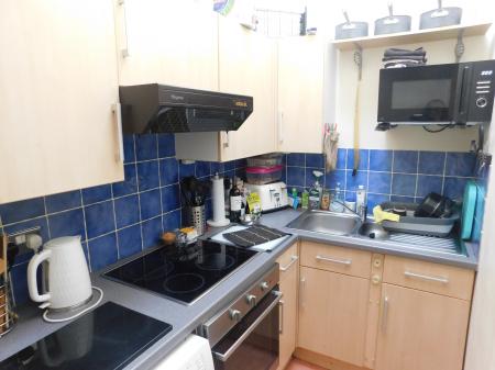 1 bedroom Maisonette to let in The Old Bakery, Parsonage Chase, Minster, ME12