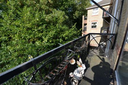 2 bedroom Flat for sale in 74-76 Northlands Road, Southampton, SO15