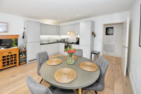 2 bedroom Flat for sale in 1 Royal Crescent Road, Southampton, SO14