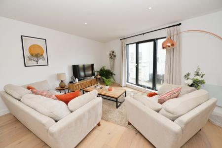 2 bedroom Flat for sale in 1 Royal Crescent Road, Southampton, SO14