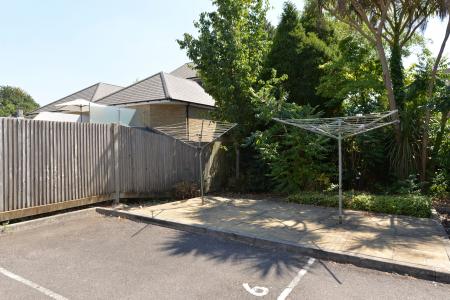 2 bedroom Flat for sale in Hill Lane, Southampton, SO15