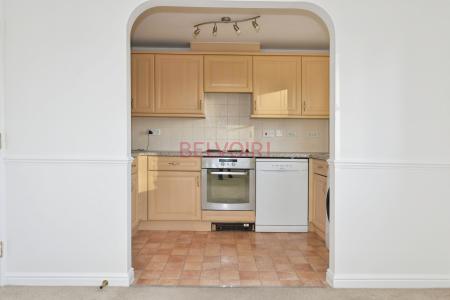 2 bedroom Flat for sale in Hiltingbury Road, Chandler's Ford, Eastleigh, SO53