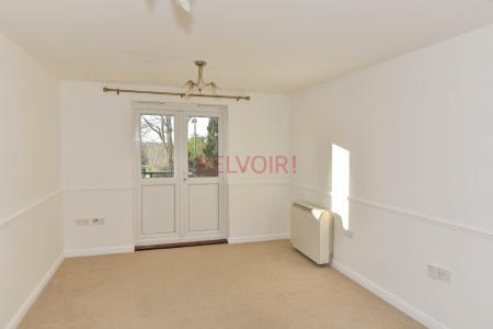 2 bedroom Flat for sale in Hiltingbury Road, Chandler's Ford, Eastleigh, SO53