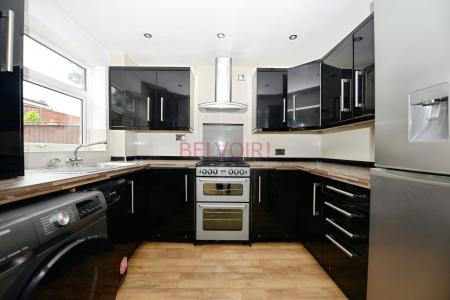 3 bedroom Terraced House for sale in Oakwood Drive, Southampton, SO16