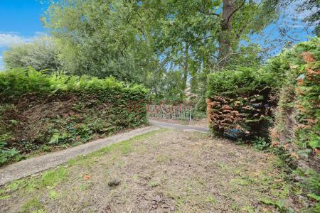 3 bedroom Terraced House for sale in Oakwood Drive, Southampton, SO16