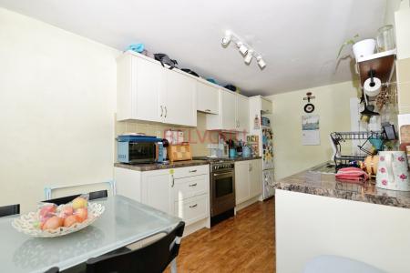 3 bedroom Flat for sale in Orchard Lane, Southampton, SO14