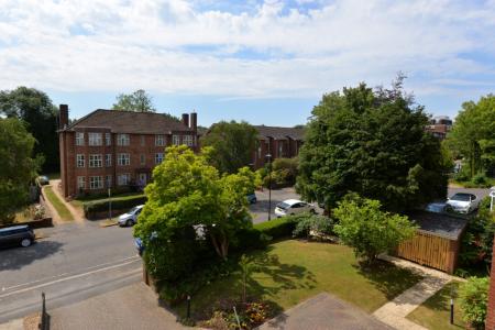 1 bedroom Flat for sale in Winn Road, Southampton, SO17