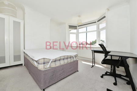 5 bedroom Semi-detached house to let in Burgess Road, Southampton, SO16