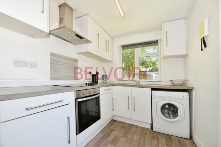 5 bedroom Semi-detached house to let in Burgess Road, Southampton, SO16
