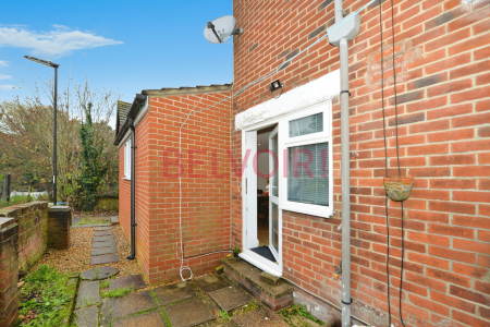 5 bedroom Semi-detached house to let in Burlington Road, Polygon, Southampton, SO15