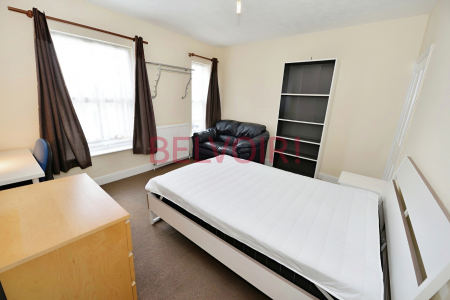 3 bedroom Terraced House to let in Burton Road, Southampton, SO15