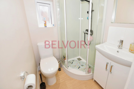 5 bedroom Semi-detached house to let in Harborough Road, Polygon, Southampton, SO15